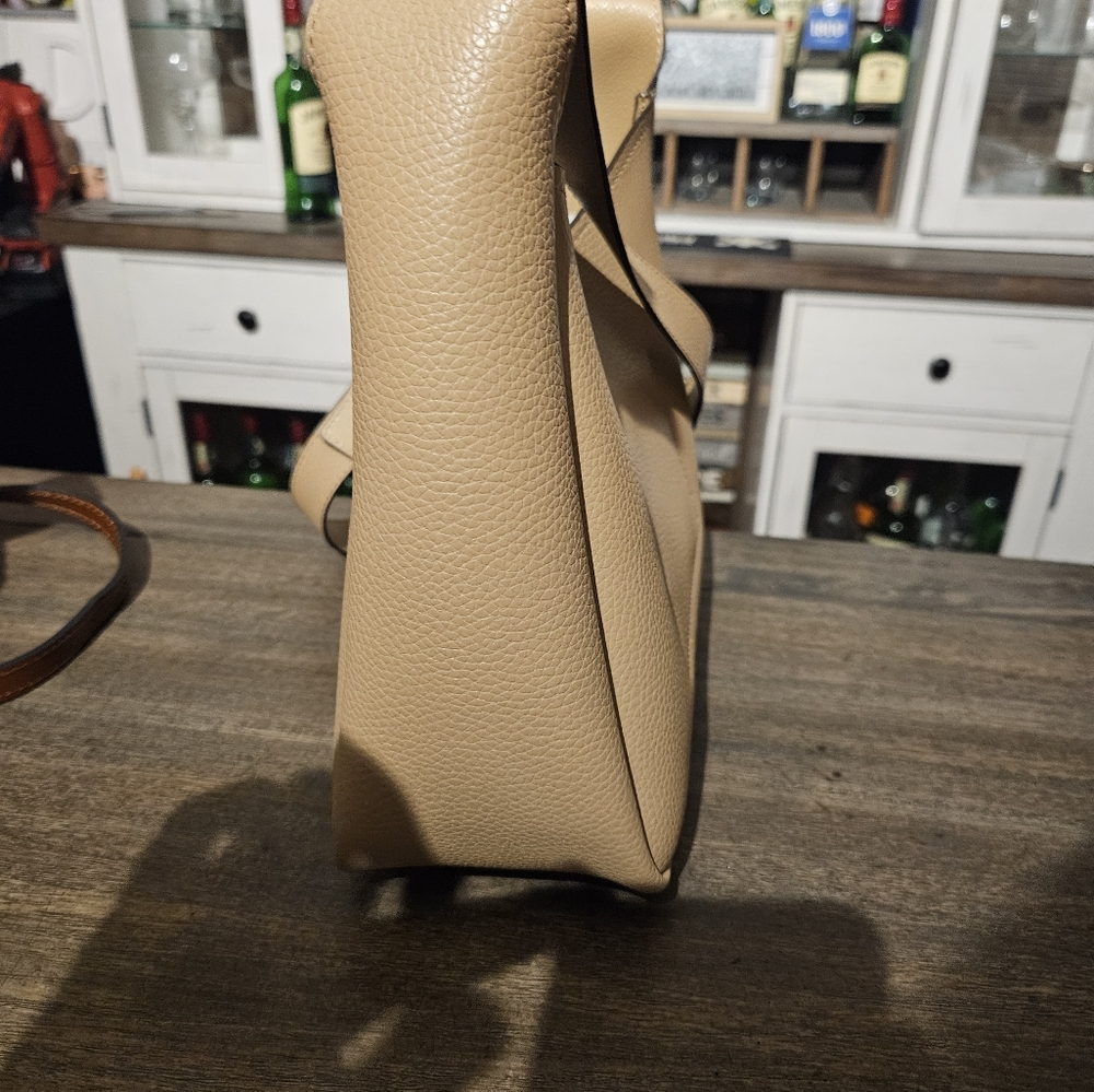 Michael Michael Kors Birch Medium Messenger Bag NWT - Picture 3 of 6